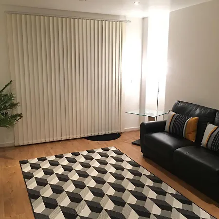 Apartment Next Leeds (West Yorkshire)
